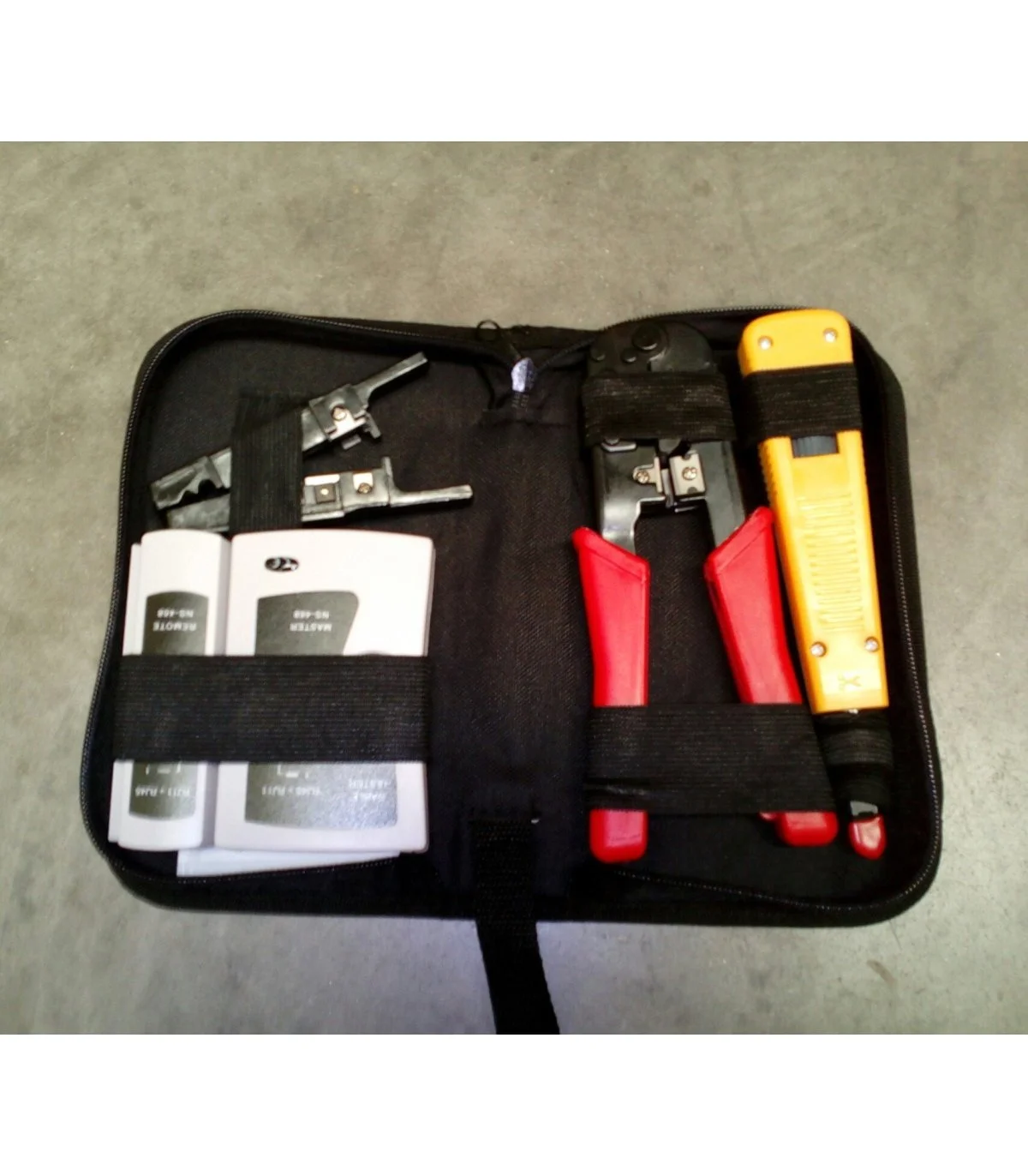 Maletín con testeador de cable de red para RJ45, RJ11, RJ12, herramienta de crimpar, pela cables y herramienta de impacto 110.